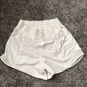 Lululemon 4” Hotty Hot shorts - size 6
